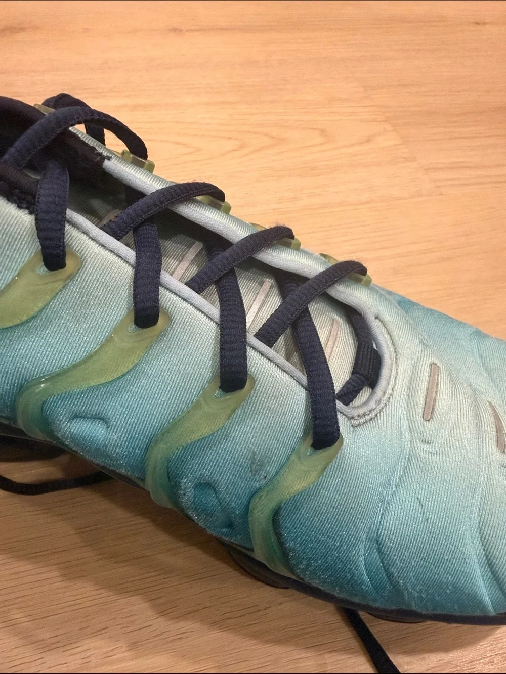 Nike air max 10.5 Teal and Navy Gradient Sneakers